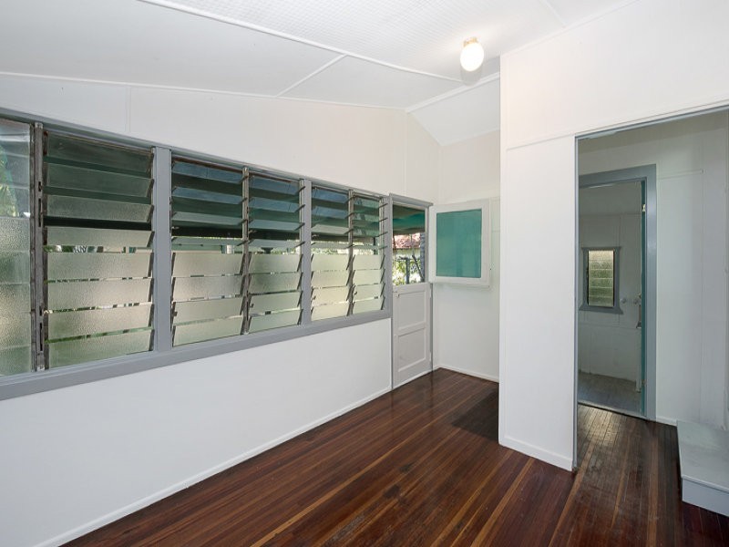 38 Gerald Avenue, Clontarf QLD 4019