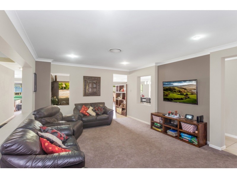 19-21 Barr Place, Ningi QLD 4511