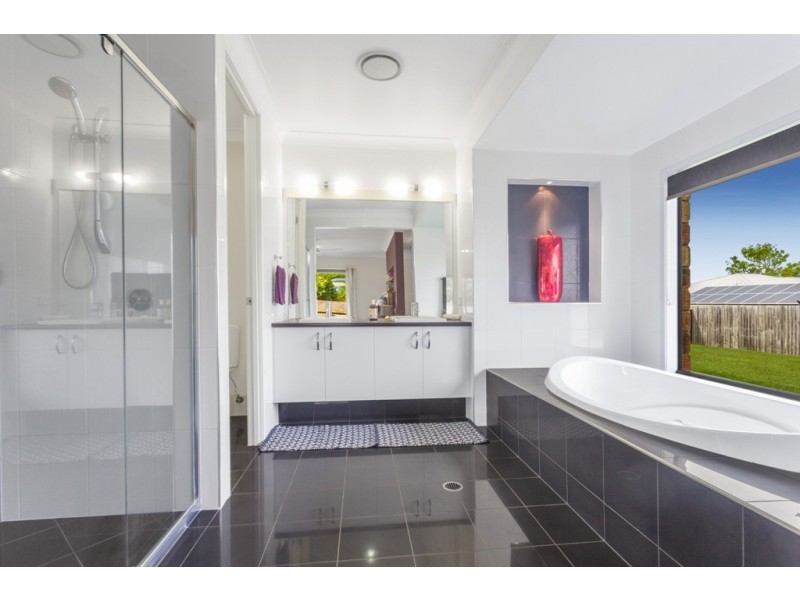 19-21 Barr Place, Ningi QLD 4511