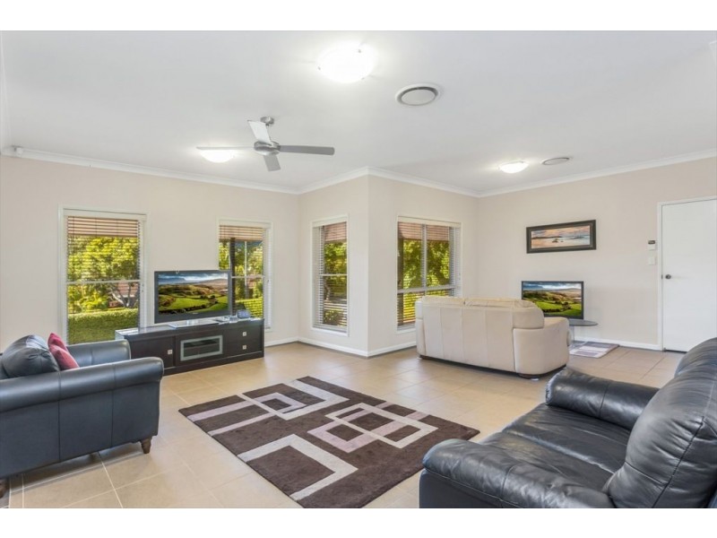 60 Ridley Road, Bridgeman Downs QLD 4035
