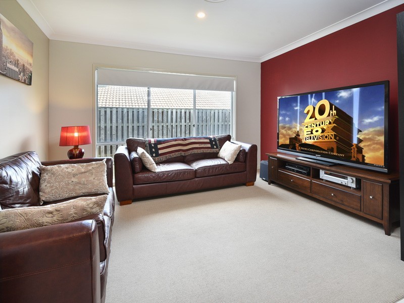 3 Bend Court, Eatons Hill QLD 4037