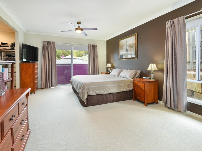 3 Bend Court, Eatons Hill QLD 4037