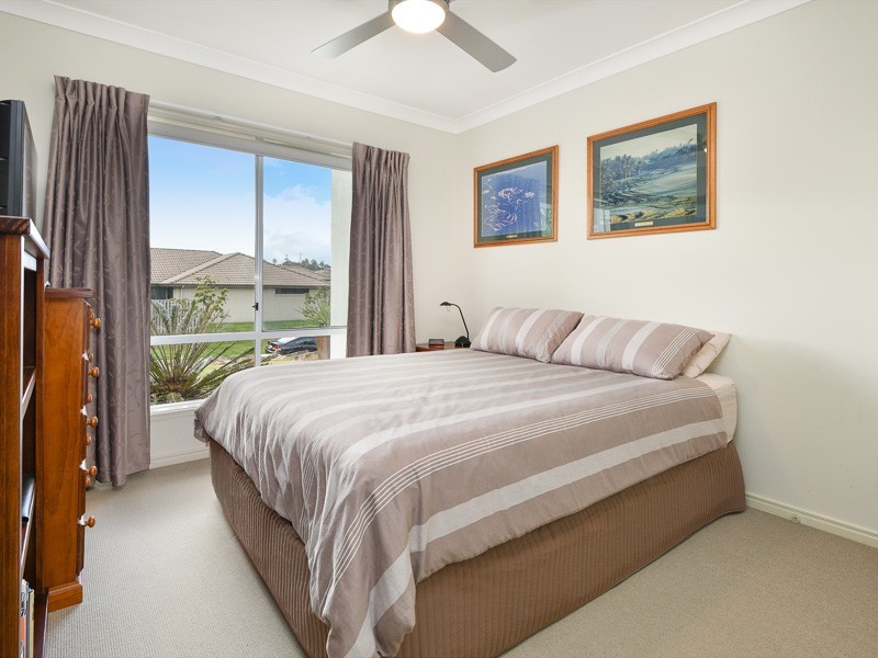 3 Bend Court, Eatons Hill QLD 4037