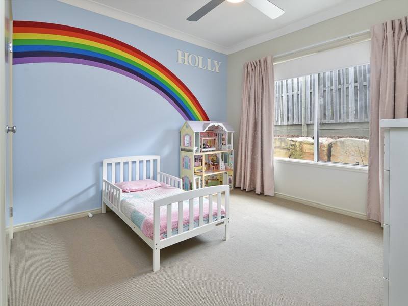 3 Bend Court, Eatons Hill QLD 4037