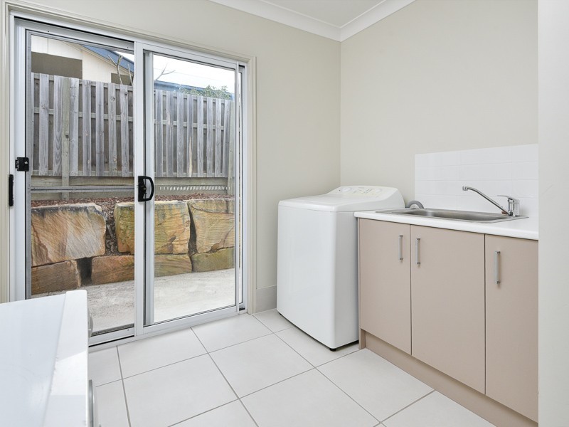 3 Bend Court, Eatons Hill QLD 4037