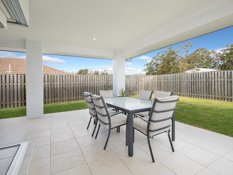 3 Bend Court, Eatons Hill QLD 4037