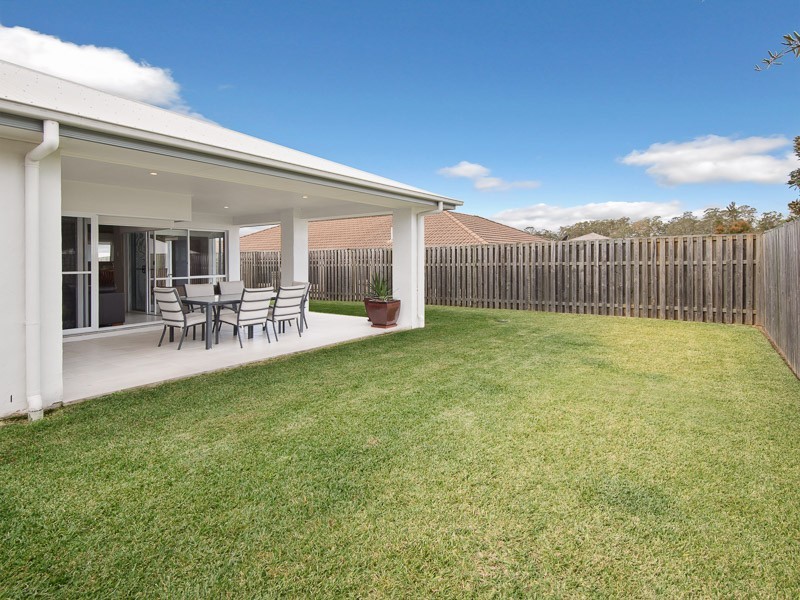 3 Bend Court, Eatons Hill QLD 4037
