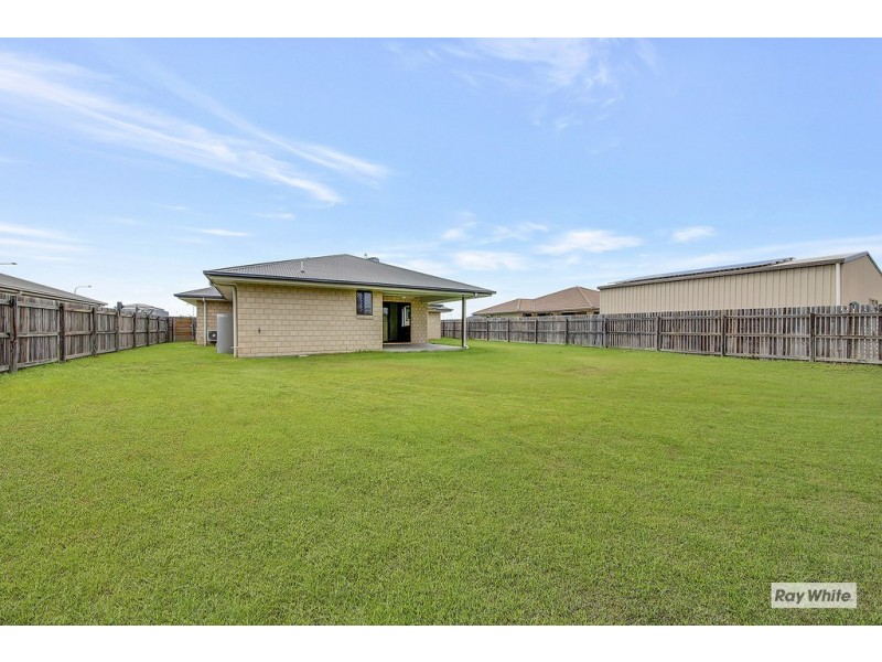 14 riviera way, Mulambin QLD 4703