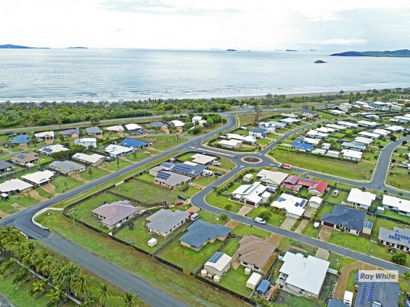 14 riviera way, Mulambin QLD 4703