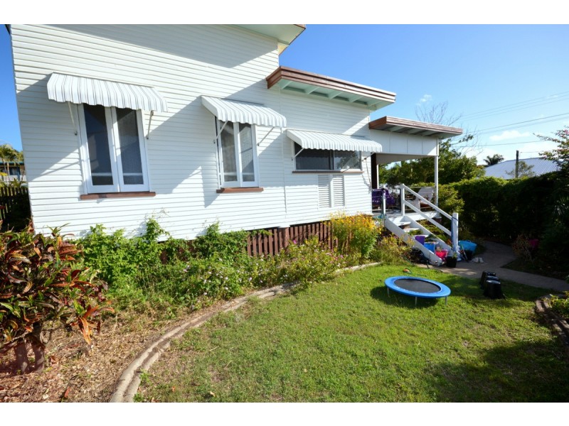 16 Davidson Street, Cooee Bay QLD 4703