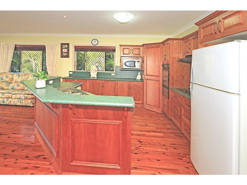 100 Pacific Heights Road, Pacific Heights QLD 4703