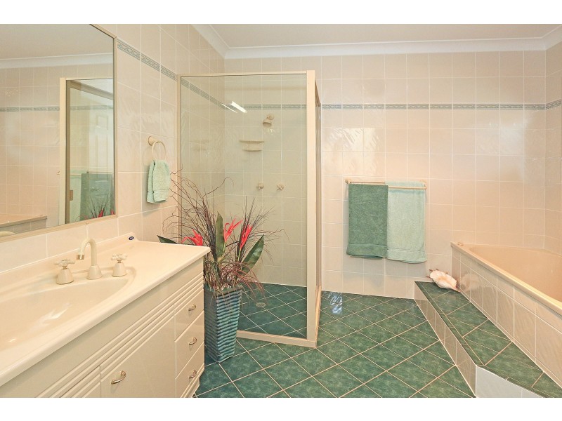 100 Pacific Heights Road, Pacific Heights QLD 4703