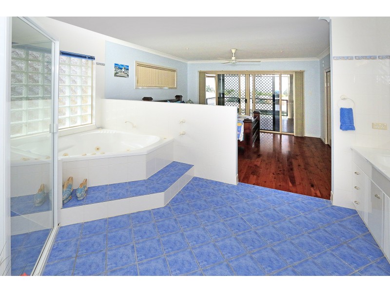 100 Pacific Heights Road, Pacific Heights QLD 4703