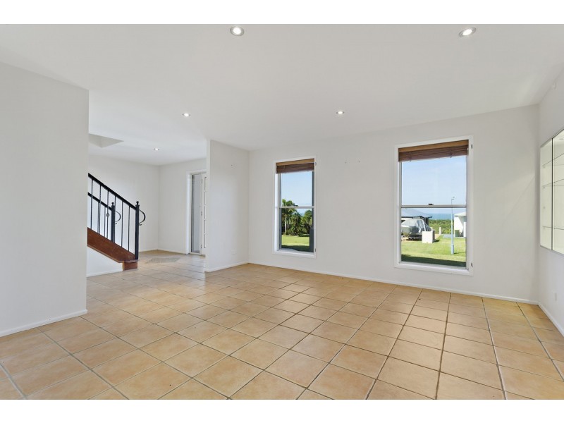 21 Miami Crescent, Pacific Heights QLD 4703