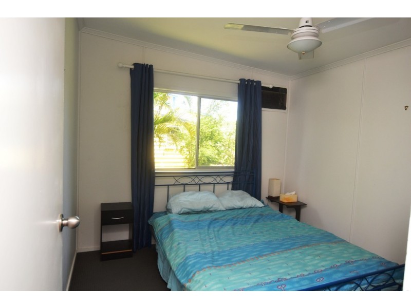 8 Meadow Street, Keppel Sands QLD 4702