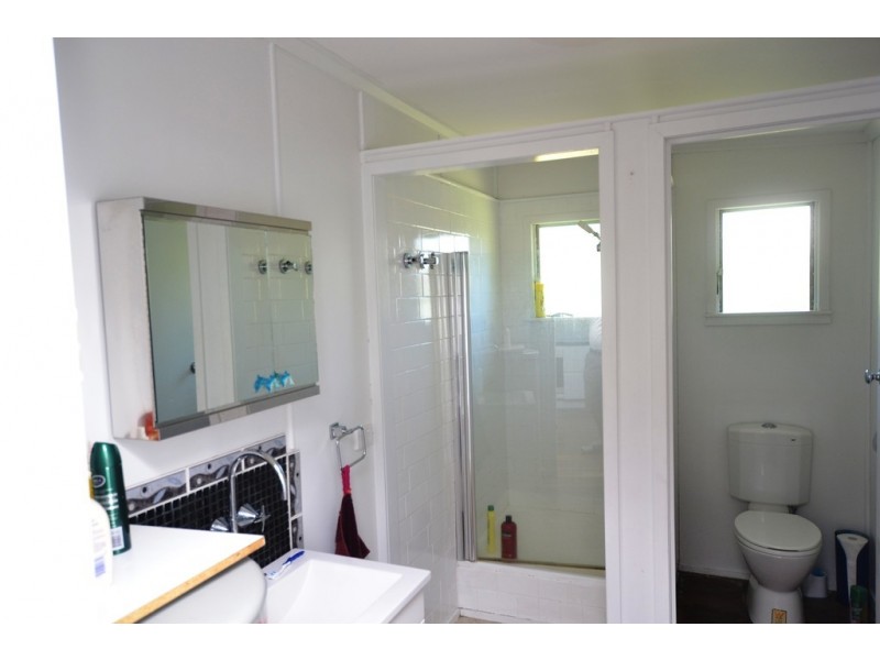 8 Meadow Street, Keppel Sands QLD 4702