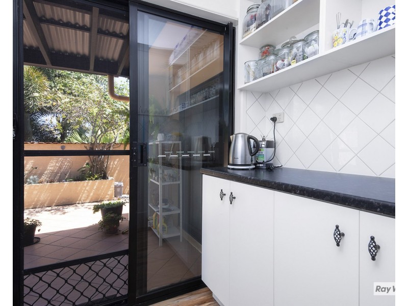 24 Banksia Place, Taranganba QLD 4703