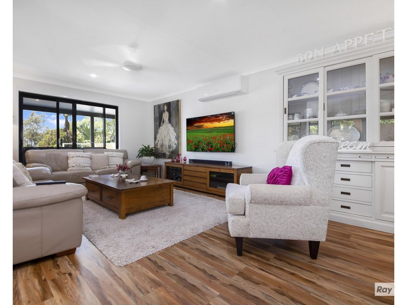 24 Banksia Place, Taranganba QLD 4703