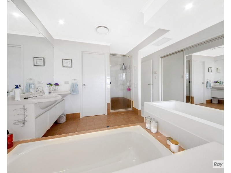 24 Banksia Place, Taranganba QLD 4703