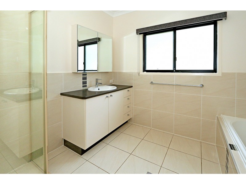 15 Discovery Crescent, Rosslyn QLD 4703