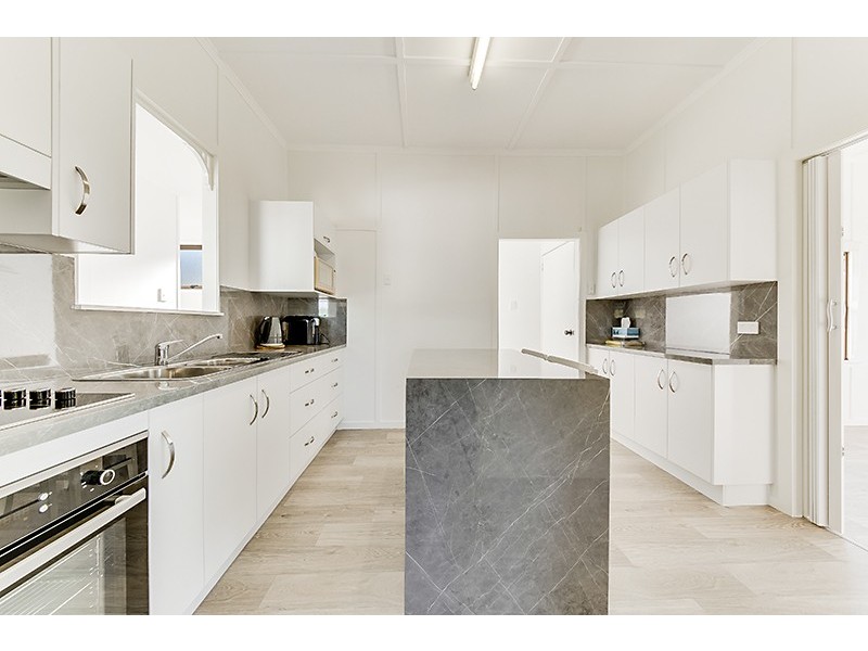 6 Poplar Street, Cooee Bay QLD 4703