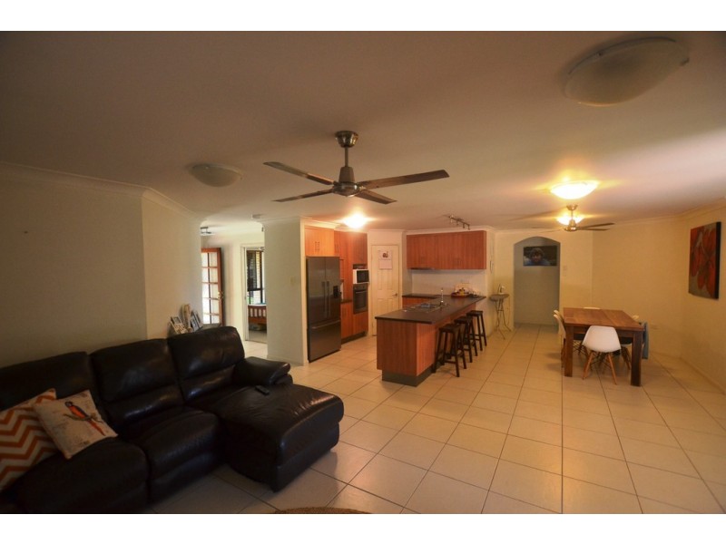 1 Letchford Court, Pacific Heights QLD 4703