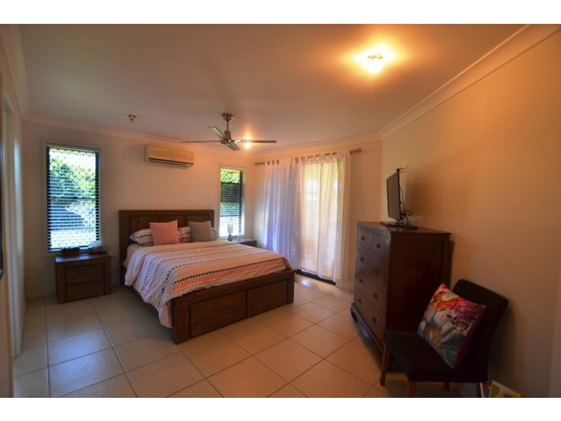 1 Letchford Court, Pacific Heights QLD 4703