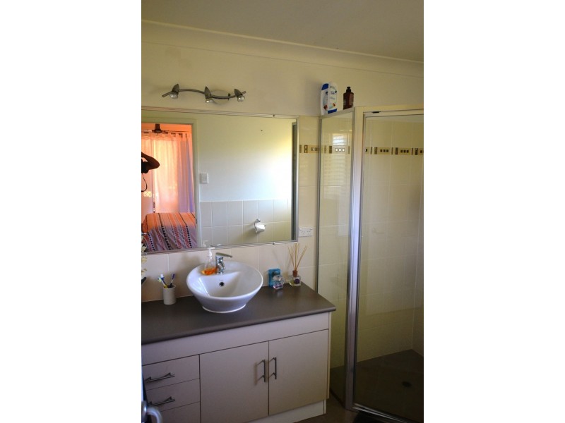 1 Letchford Court, Pacific Heights QLD 4703