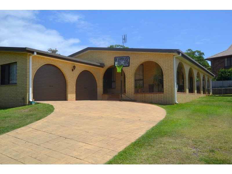 35 Poinciana, Taranganba QLD 4703