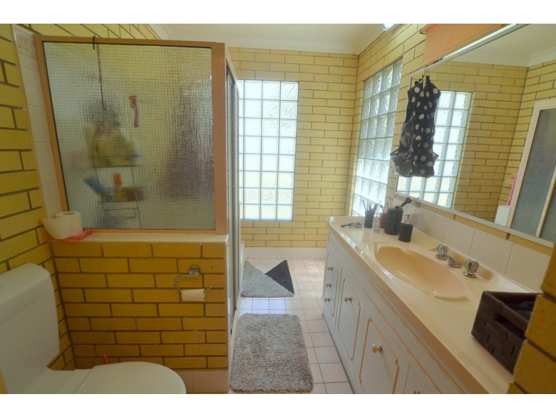 35 Poinciana, Taranganba QLD 4703