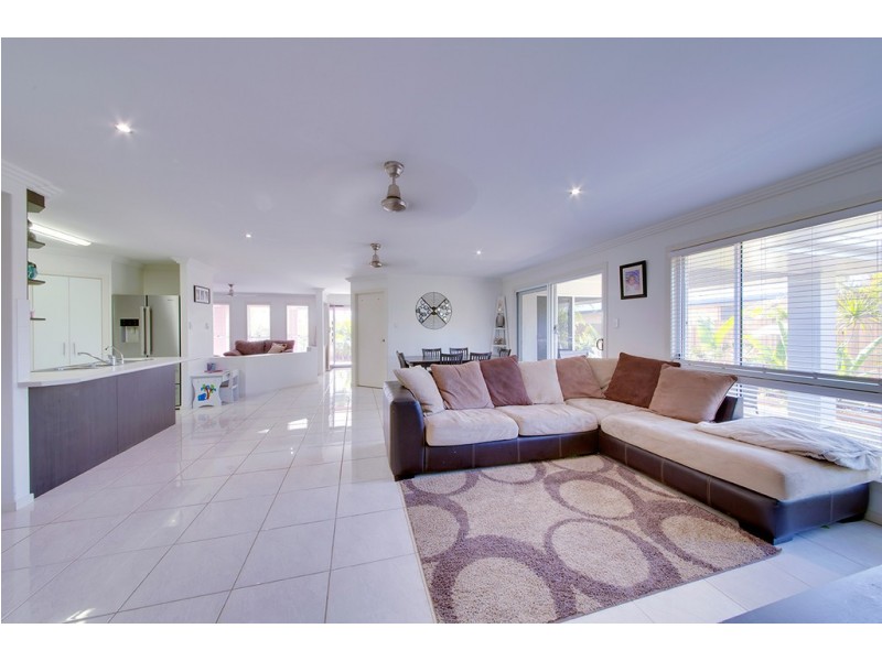 11 Sandcastle Drive, Mulambin QLD 4703
