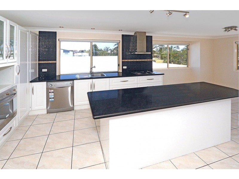 3 Mirrawena Avenue, Bangalee QLD 4703