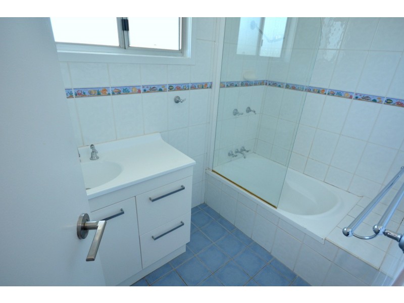 35 Poplar Street, Cooee Bay QLD 4703