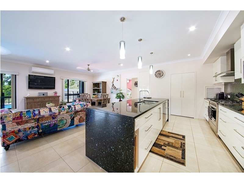 8 Mountain View Drive, Inverness QLD 4703