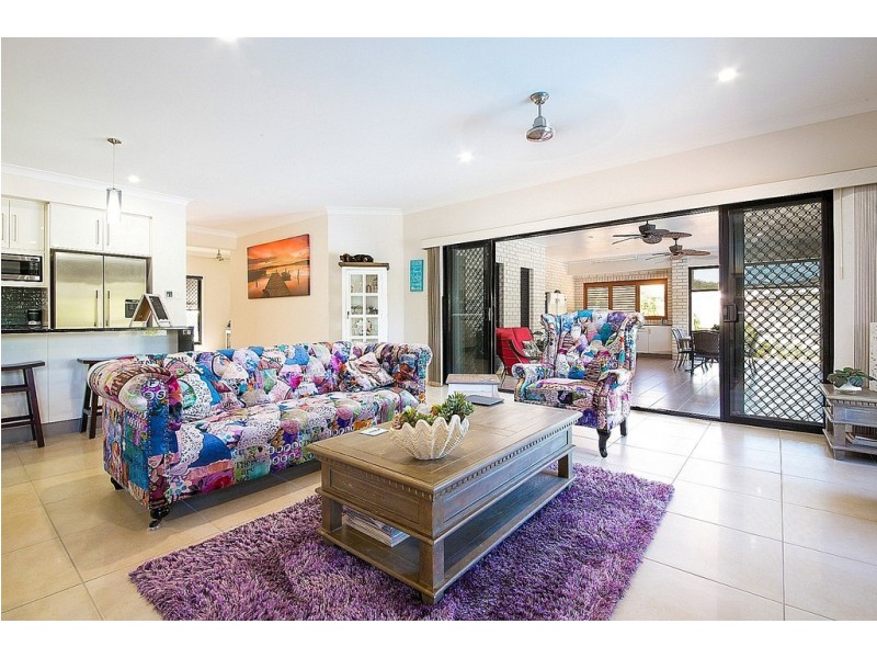 8 Mountain View Drive, Inverness QLD 4703