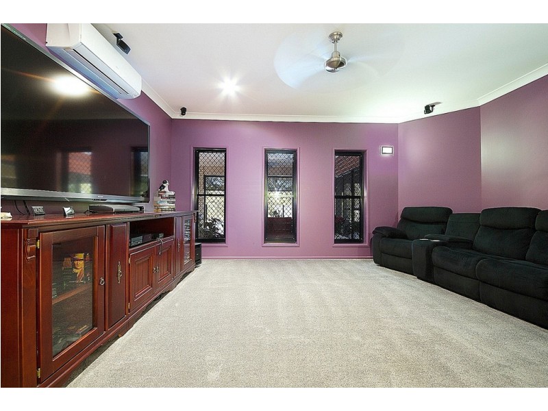 8 Mountain View Drive, Inverness QLD 4703