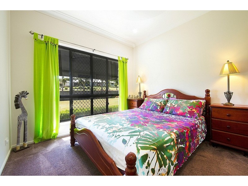 8 Mountain View Drive, Inverness QLD 4703