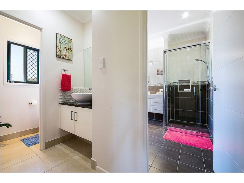 8 Mountain View Drive, Inverness QLD 4703