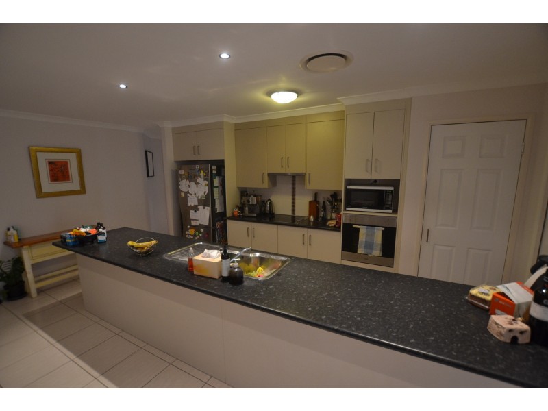6 Driftwood Drive, Rosslyn QLD 4703