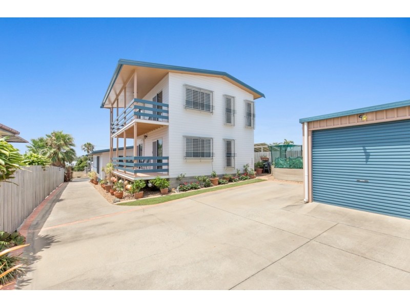 9-11 Pandanus Street, Cooee Bay QLD 4703