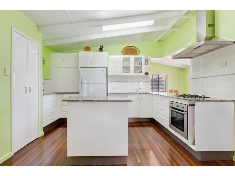 9-11 Pandanus Street, Cooee Bay QLD 4703