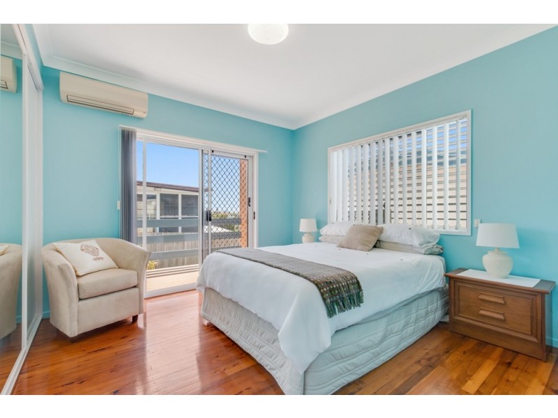 9-11 Pandanus Street, Cooee Bay QLD 4703