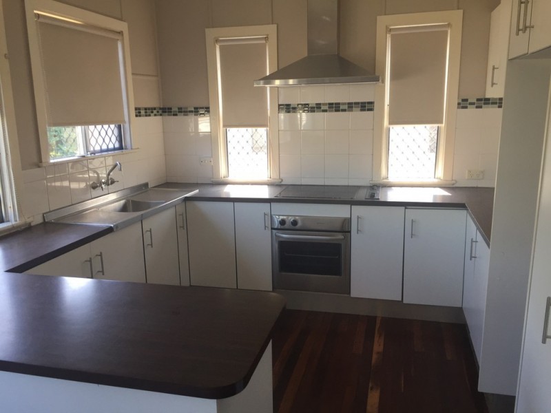 8 Cathne Street, Cooee Bay QLD 4703