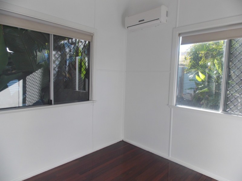 8 Cathne Street, Cooee Bay QLD 4703