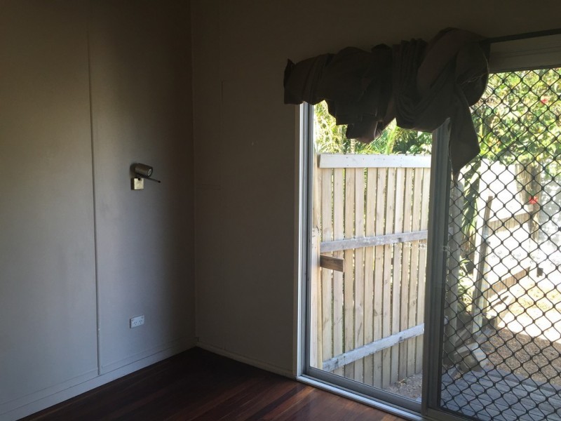 8 Cathne Street, Cooee Bay QLD 4703