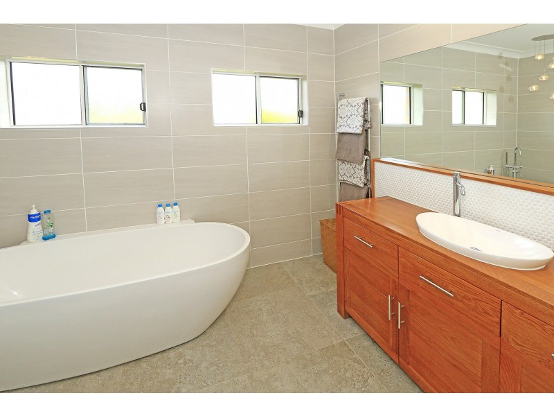 14 Found street, Meikleville Hill QLD 4703