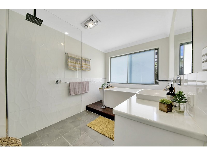 41 Olympia Avenue, Pacific Heights QLD 4703