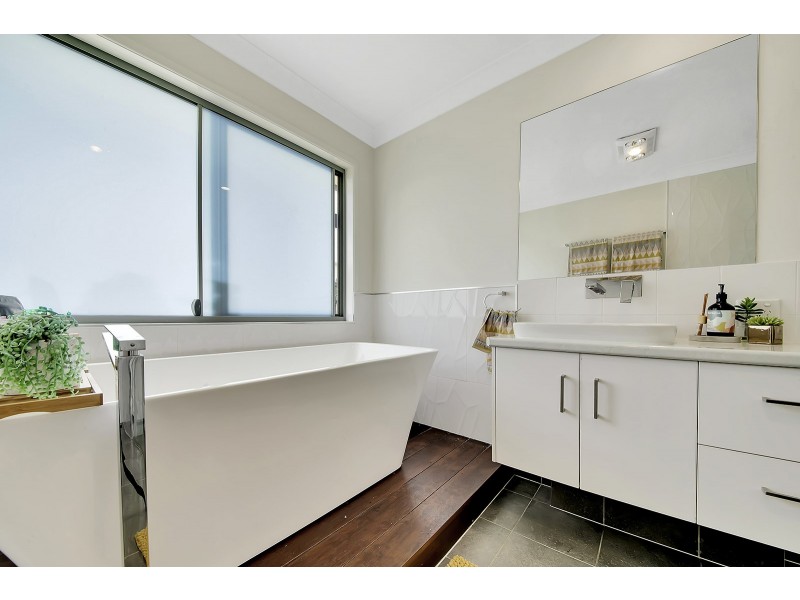 41 Olympia Avenue, Pacific Heights QLD 4703