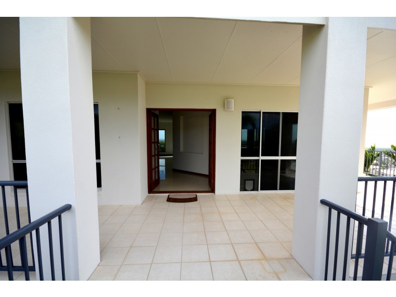 22 Pacific Vista Close, Pacific Heights QLD 4703