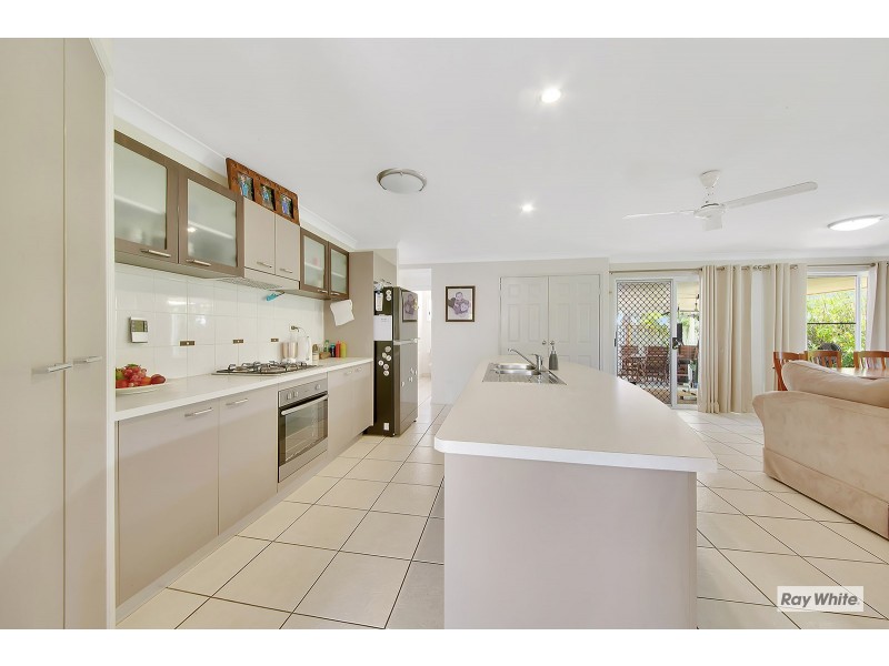 7 Booth Court, Cooee Bay QLD 4703